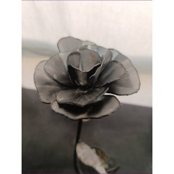 ROSE EN MÉTAL – PIÈCE ARTISANALE