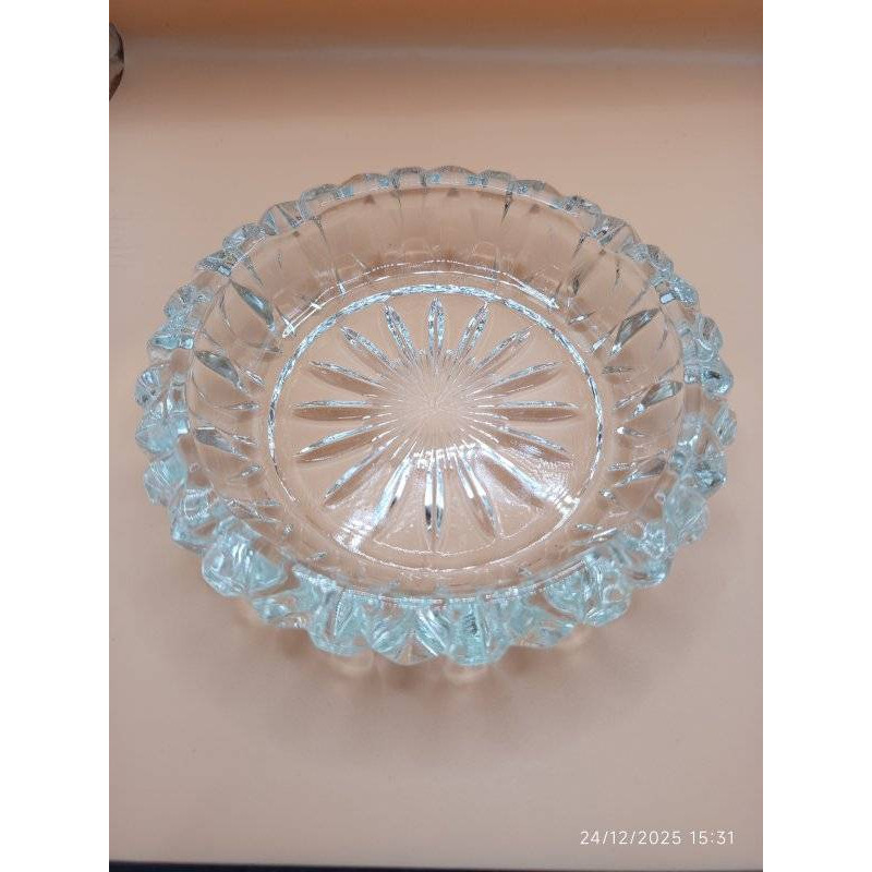 CENDRIER EN VERRE MOTIF ETOILE