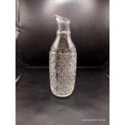 CARAFE EN VERRE MOULé