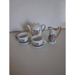 DîNETTE PORCELAINE 8 PIèCES 