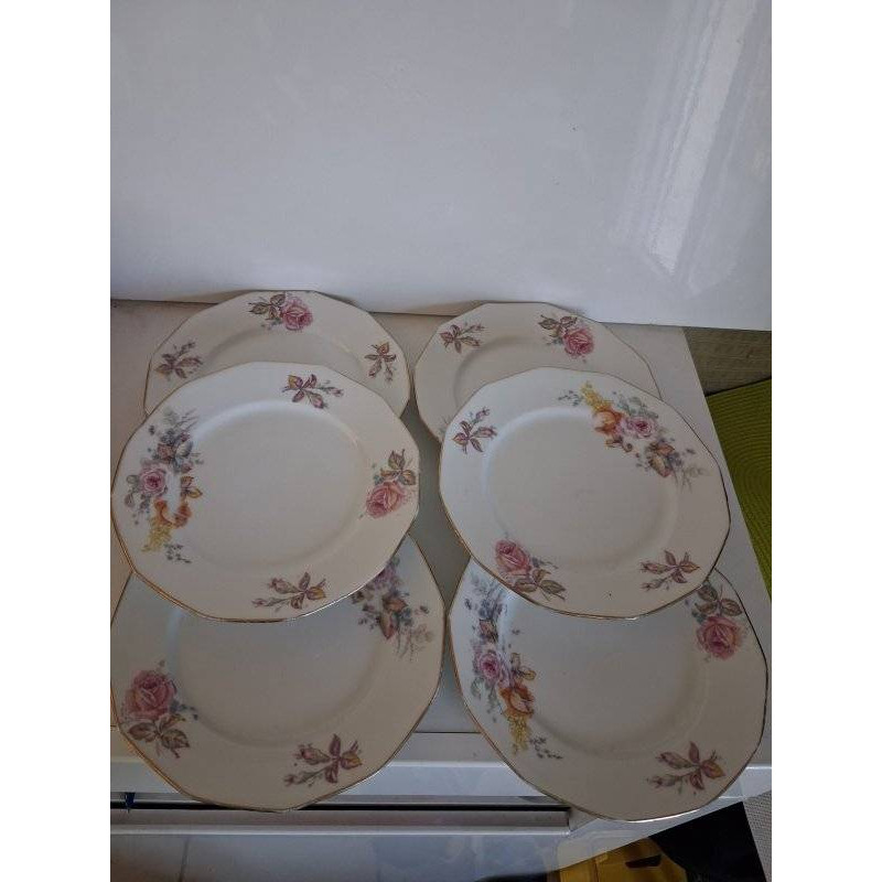6 ASSIETTES à DESSERT PORCELAINE 