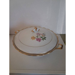 SOUPIèRE EN PORCELAINE 