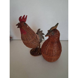 VIEUX COQ ET POULE EN ROTIN