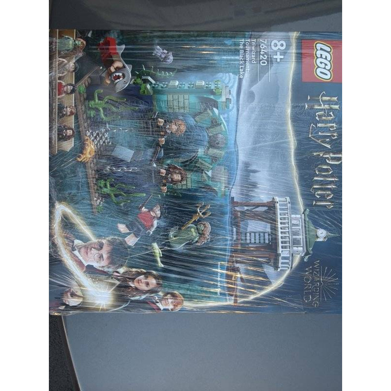 BOITE LEGO TOURNOI LE LAC NOIR 76420